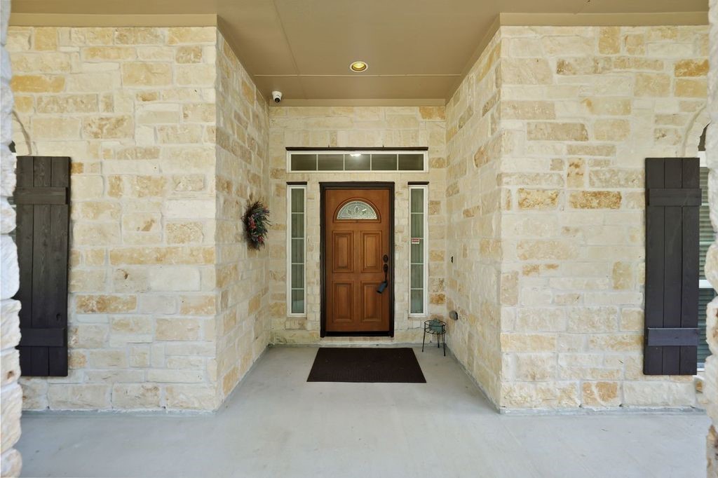 28235 Lazy Rock Drive Property Photo 4