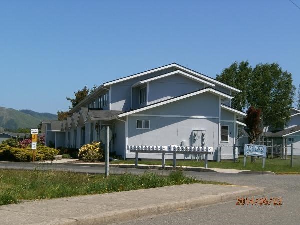 821 E Division Street Property Photo 4