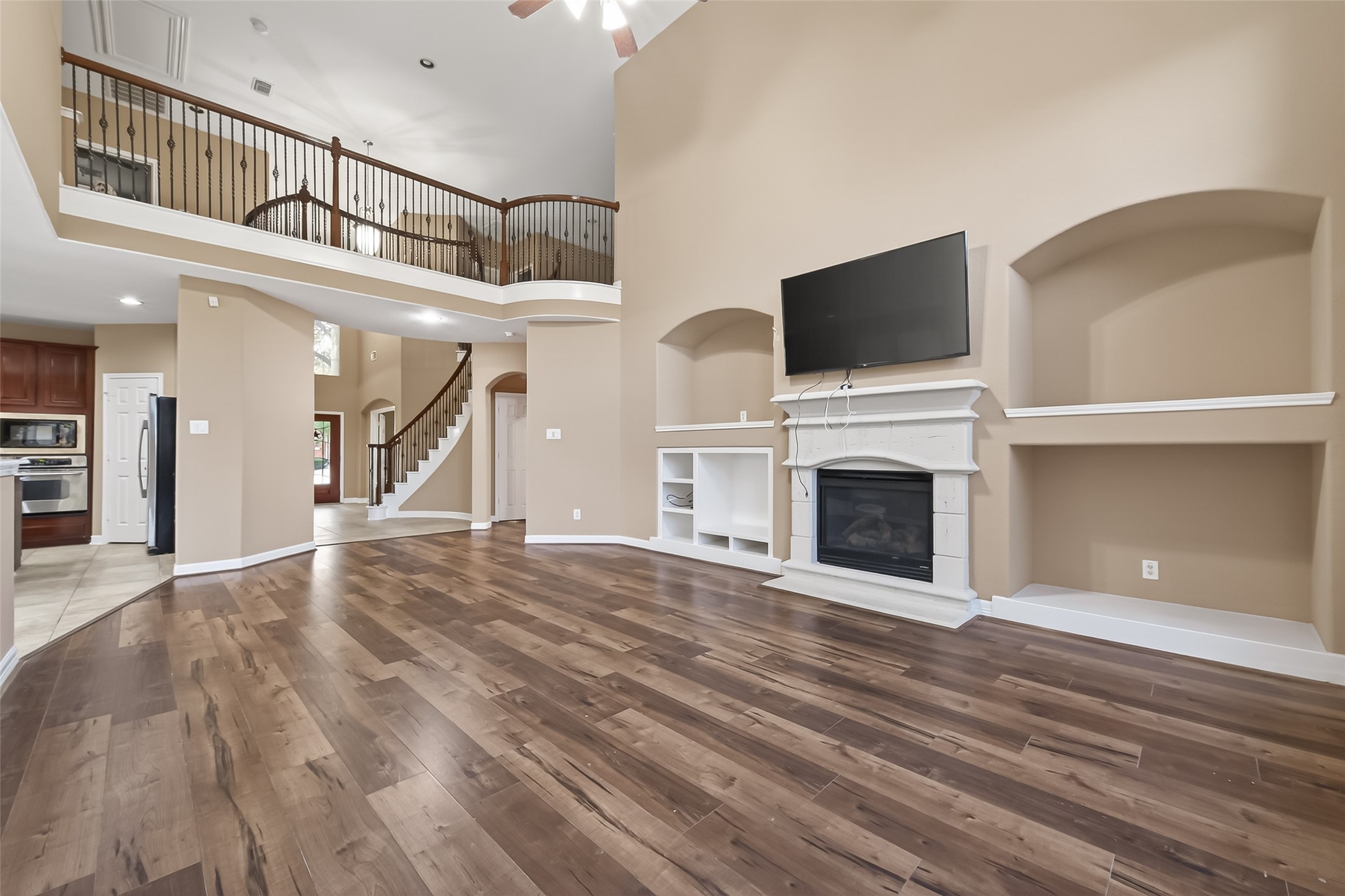 21103 Falcon Creek Court Property Photo 9