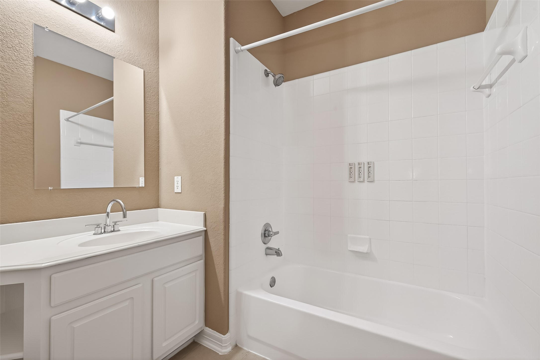 21103 Falcon Creek Court Property Photo 36