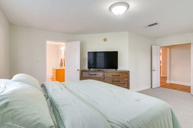 605 6 Street D Property Photo 6