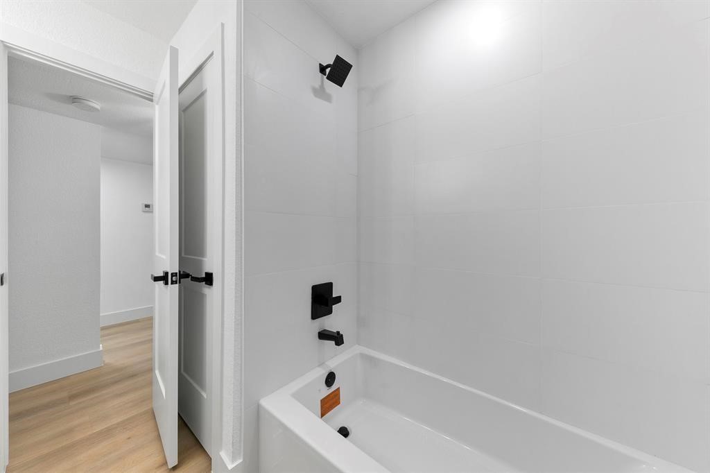 1514 Wirt Road 8 Property Photo 20