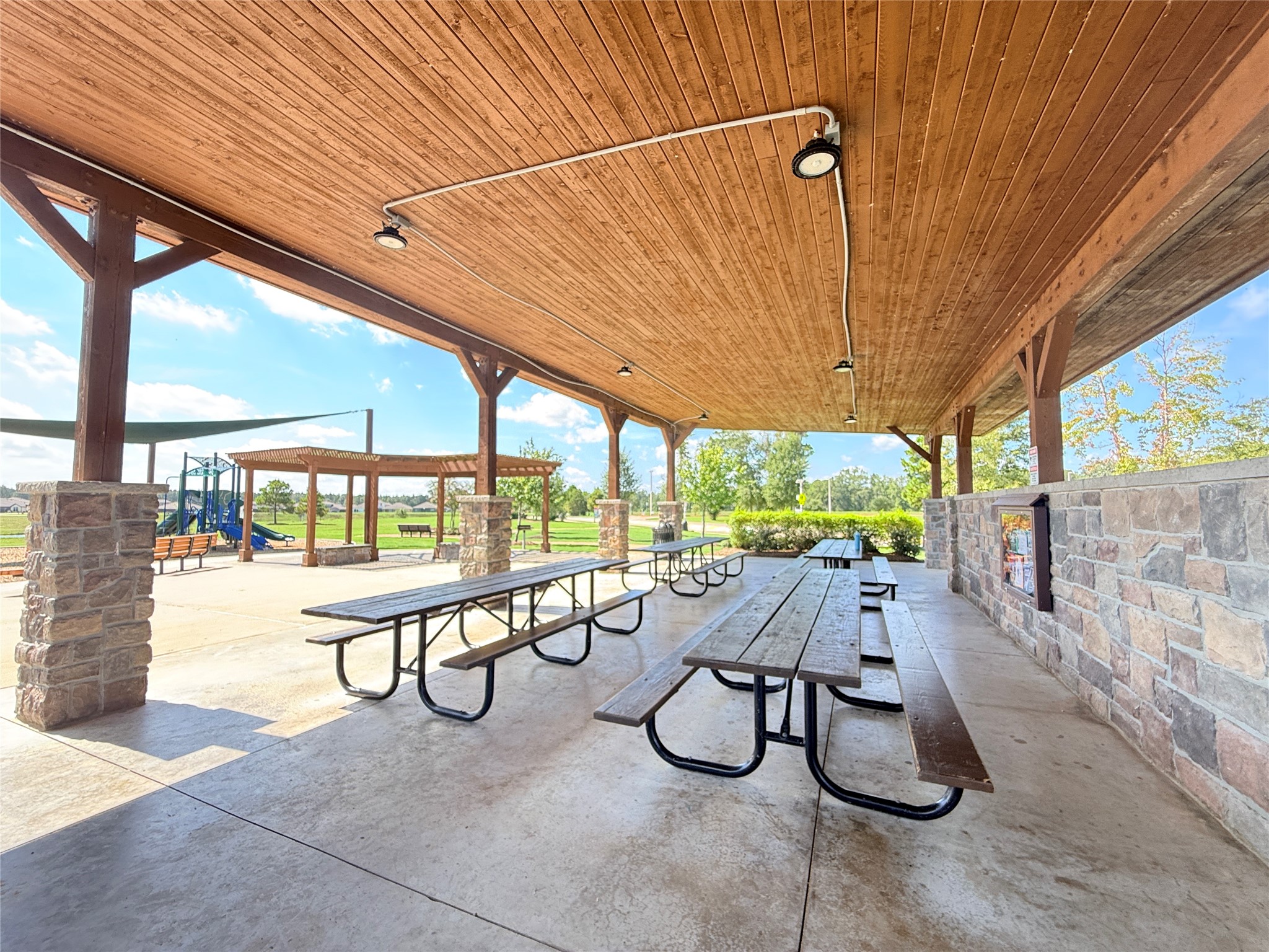 14845 Cypress Hollow Drive Property Photo 27