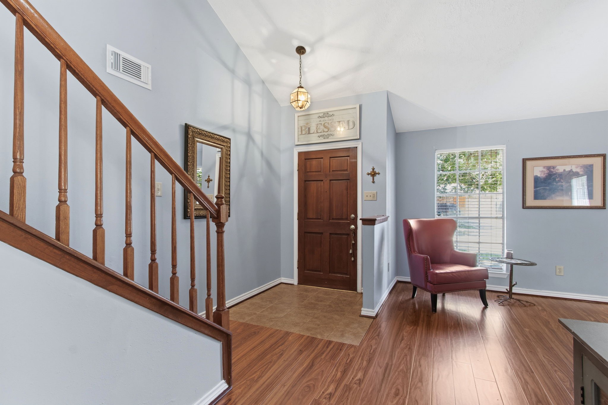 4835 Ingleside Court Property Photo 6