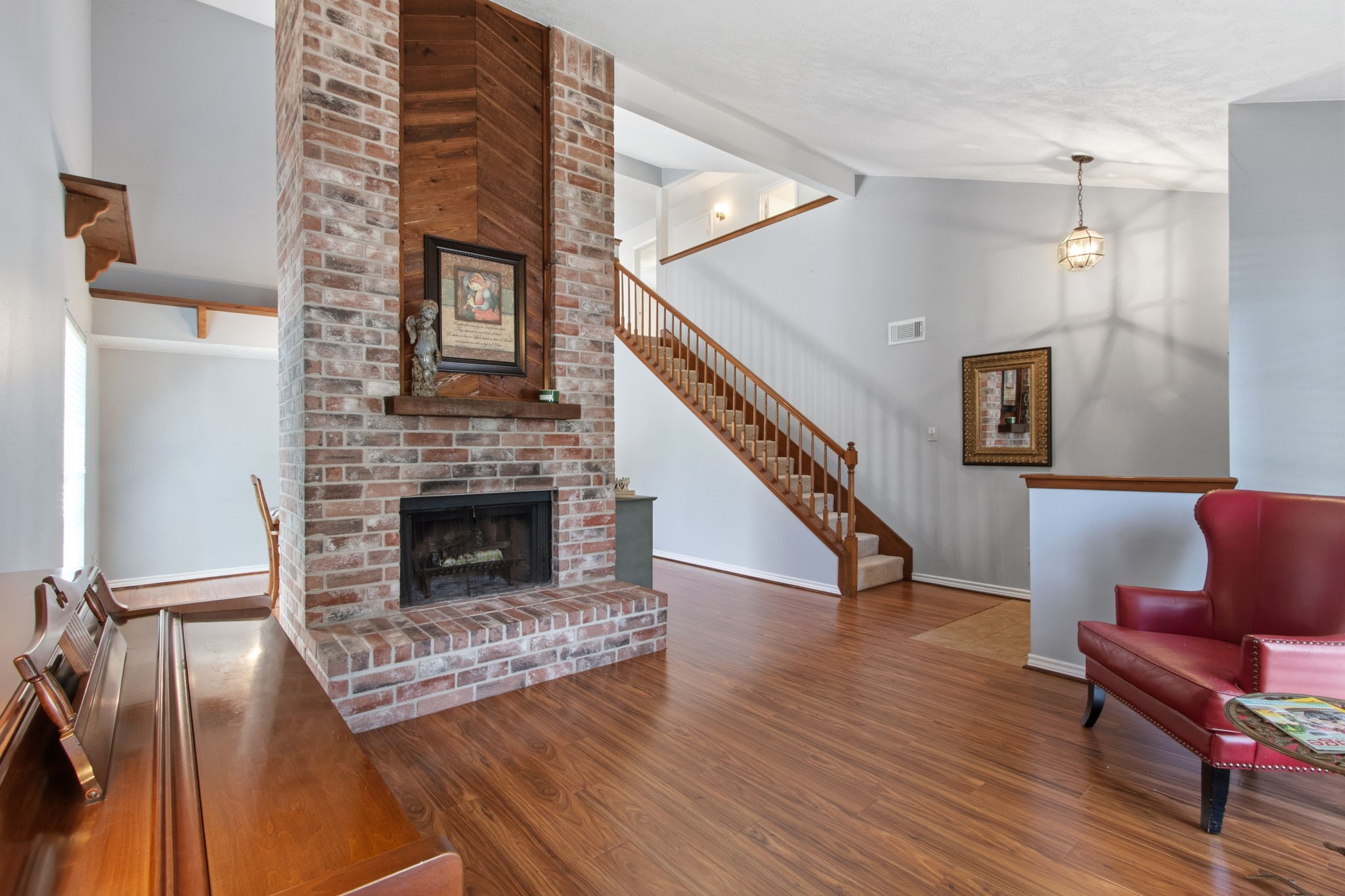 4835 Ingleside Court Property Photo 8
