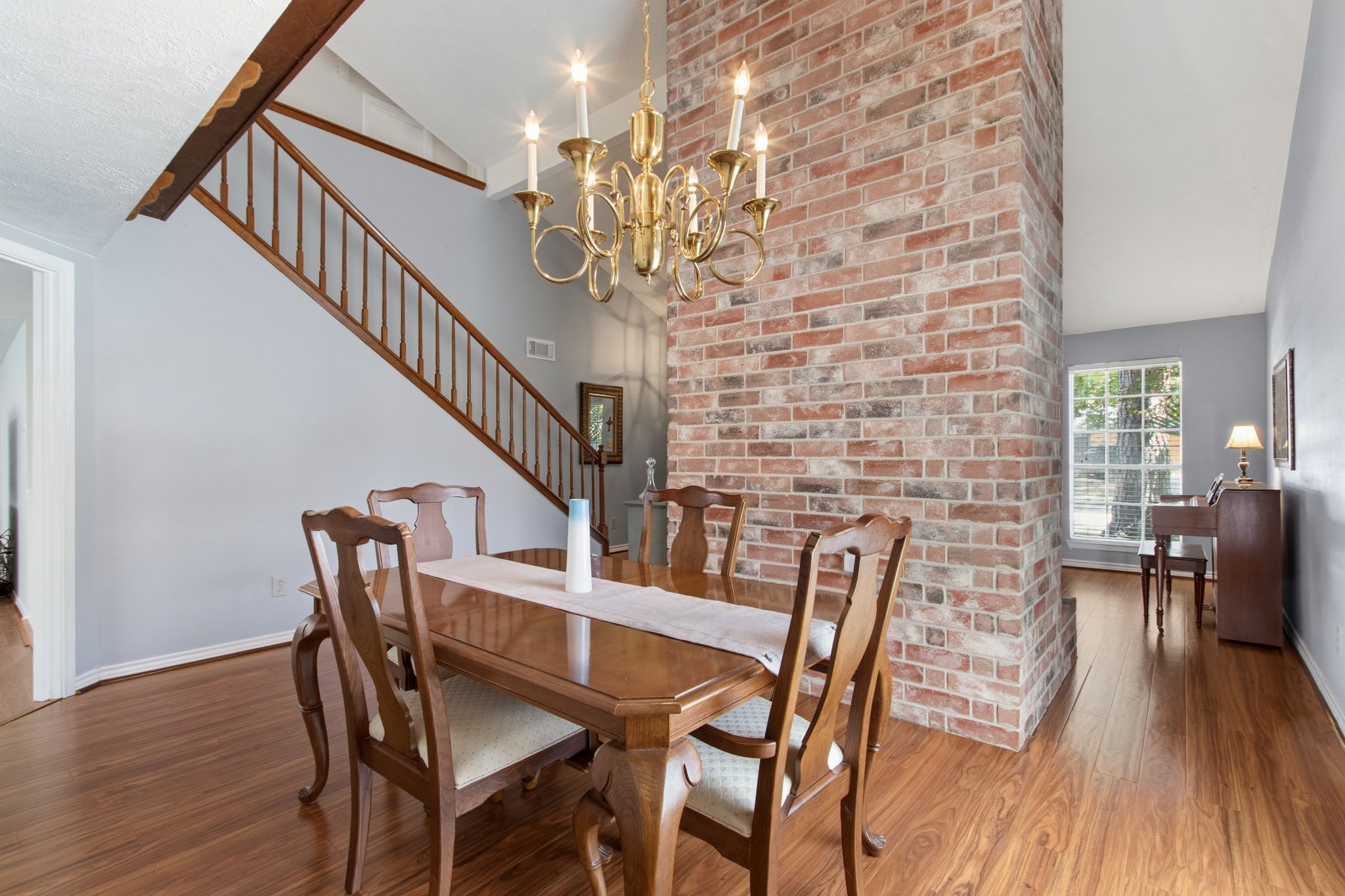 4835 Ingleside Court Property Photo 12