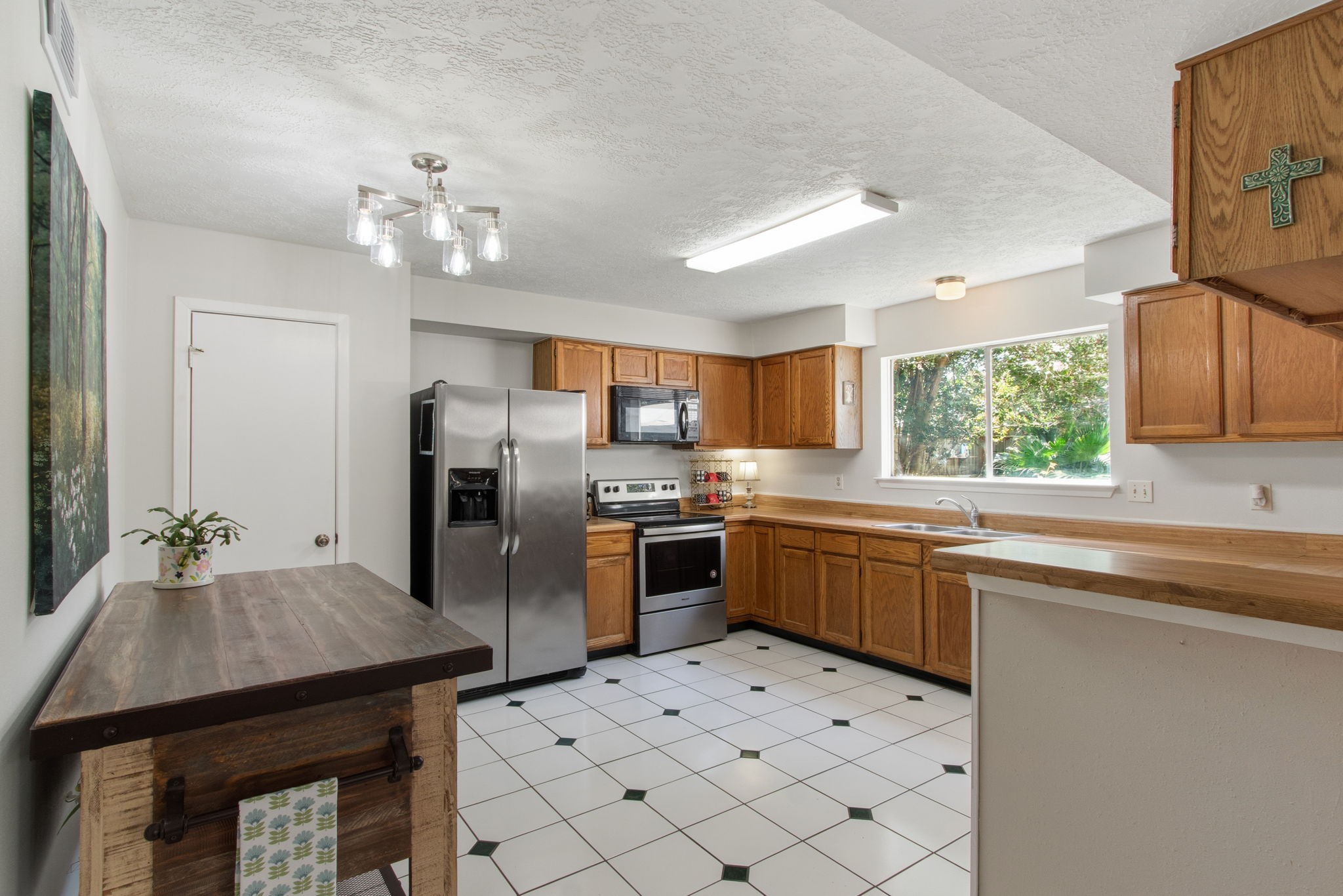 4835 Ingleside Court Property Photo 13