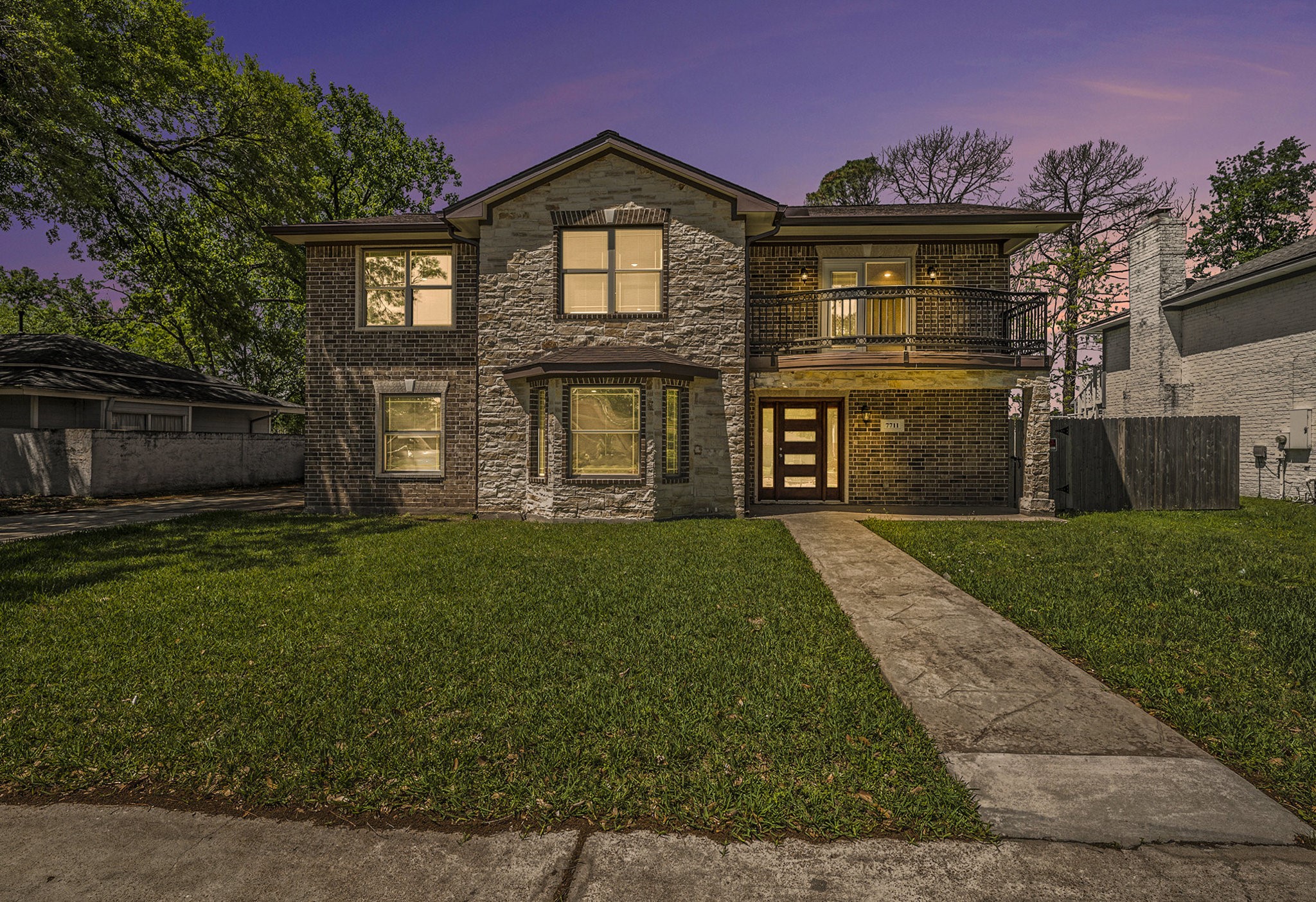 7711 Antoine Drive Property Photo 4