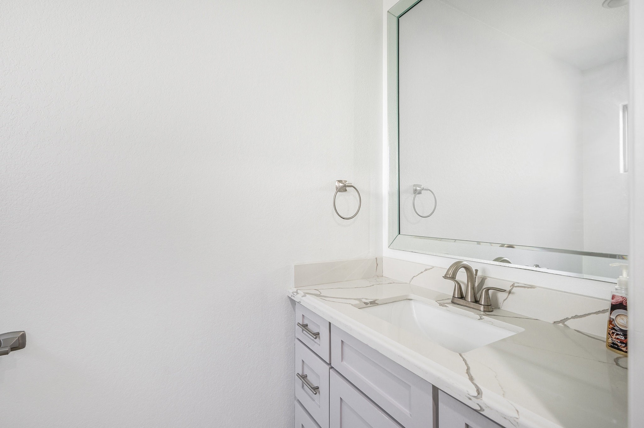 7711 Antoine Drive Property Photo 14