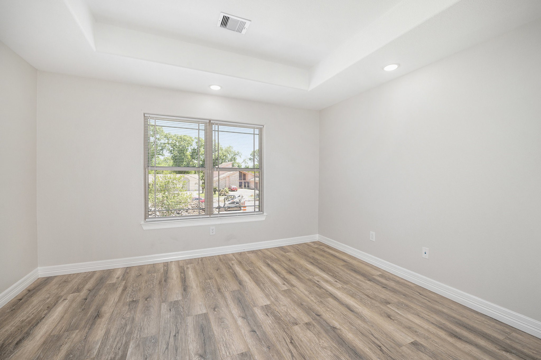 7711 Antoine Drive Property Photo 20