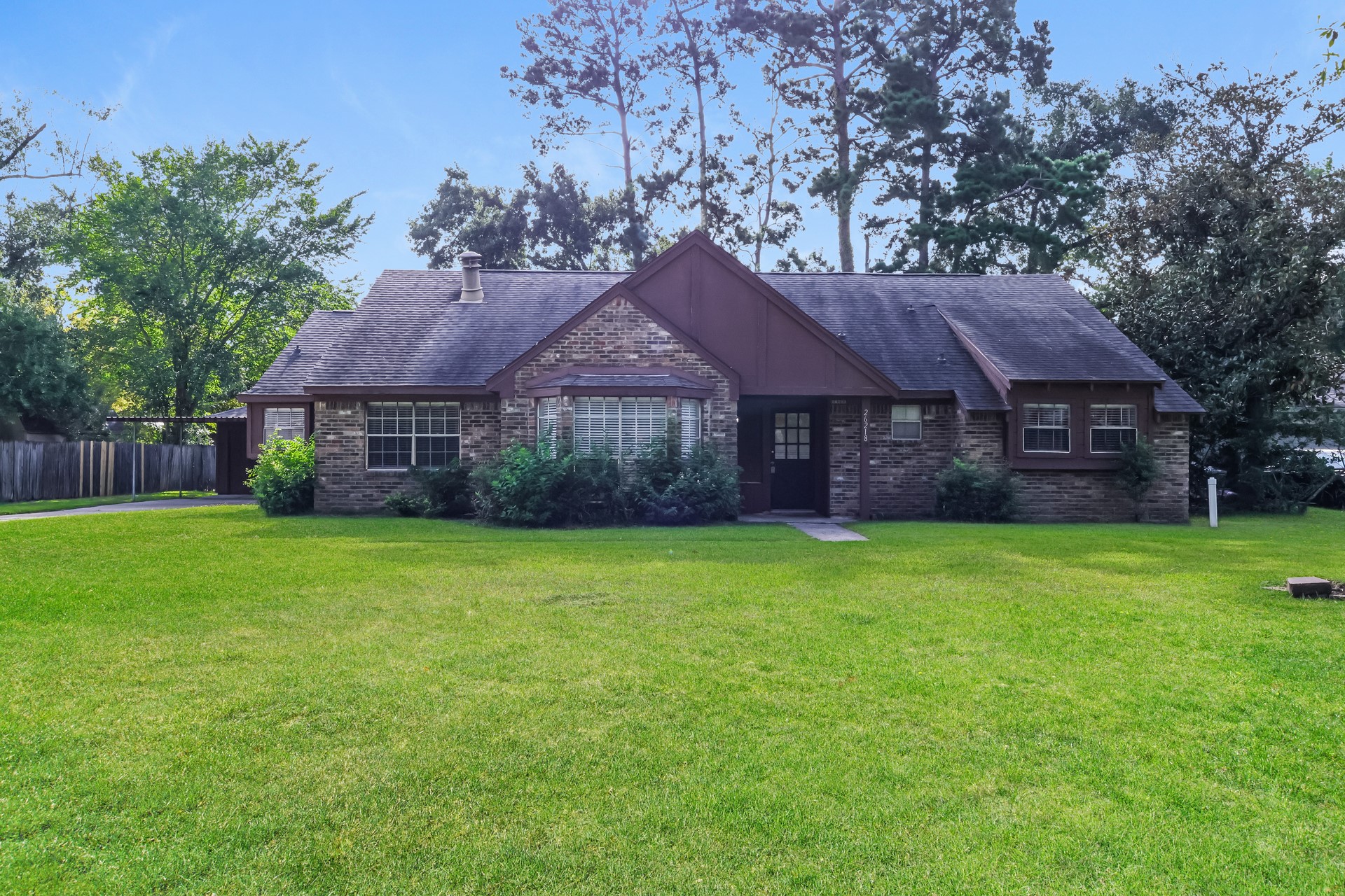26218 Maplewood Drive Property Photo 1