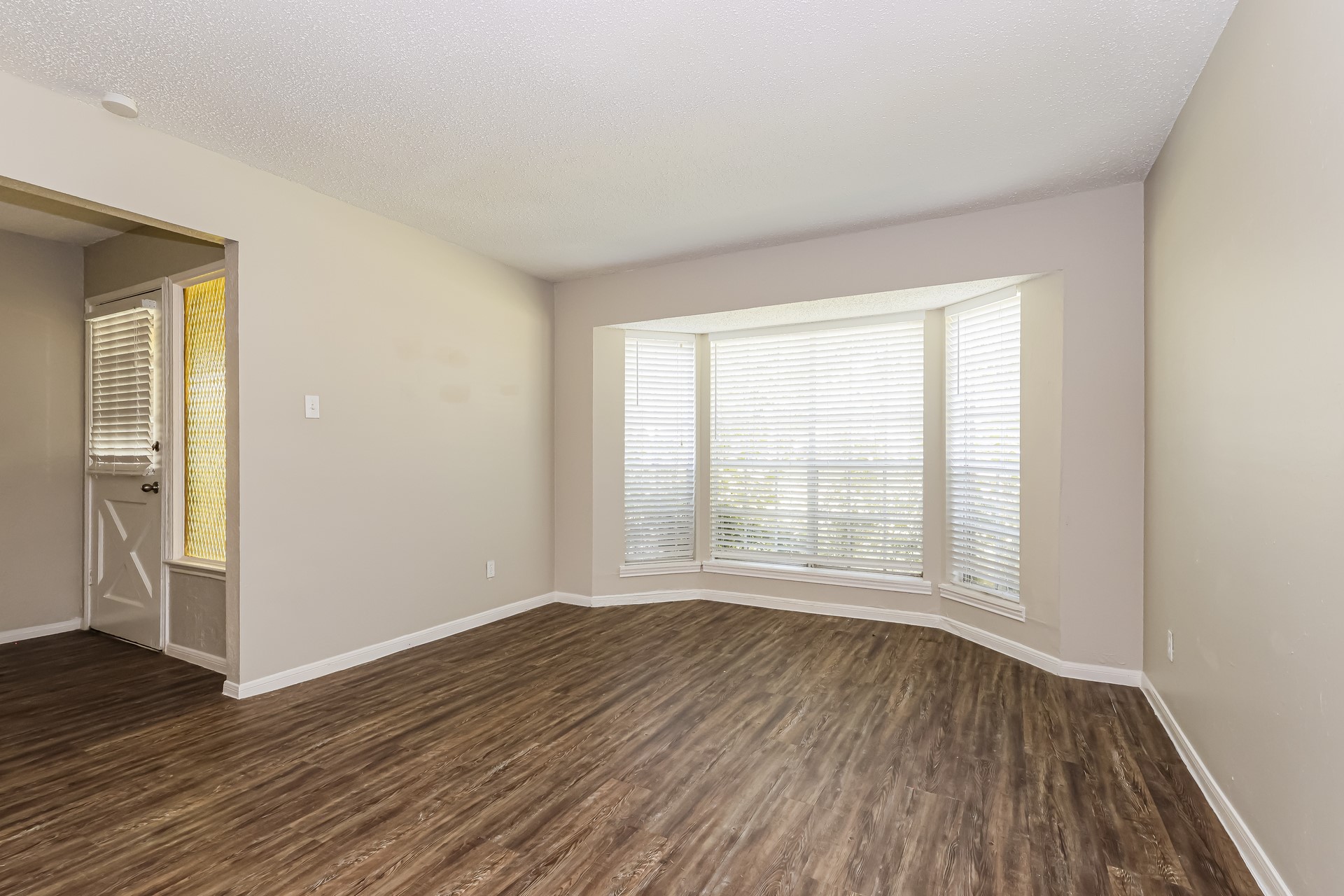 26218 Maplewood Drive Property Photo 9