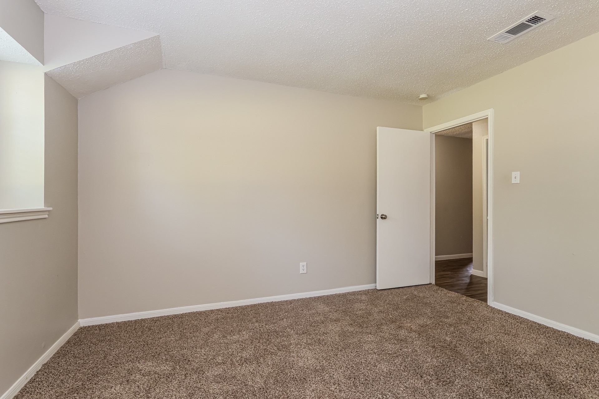 26218 Maplewood Drive Property Photo 12