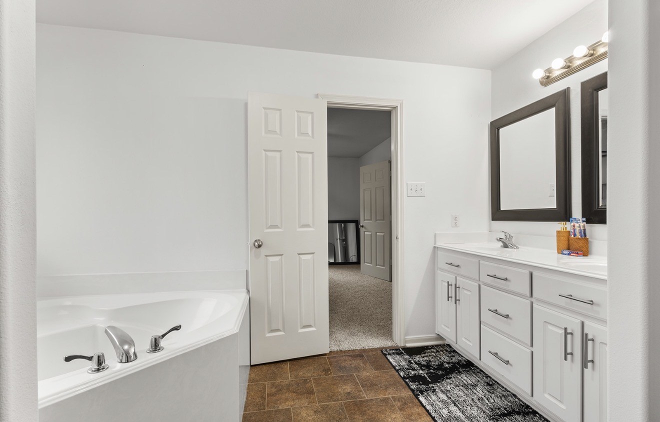 7115 Northchase Lane Property Photo 19