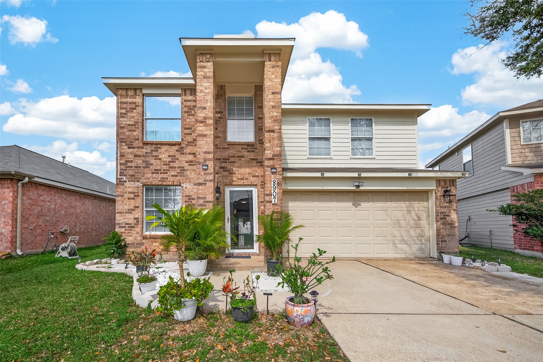 8907 Rainesville Lane Property Photo 3