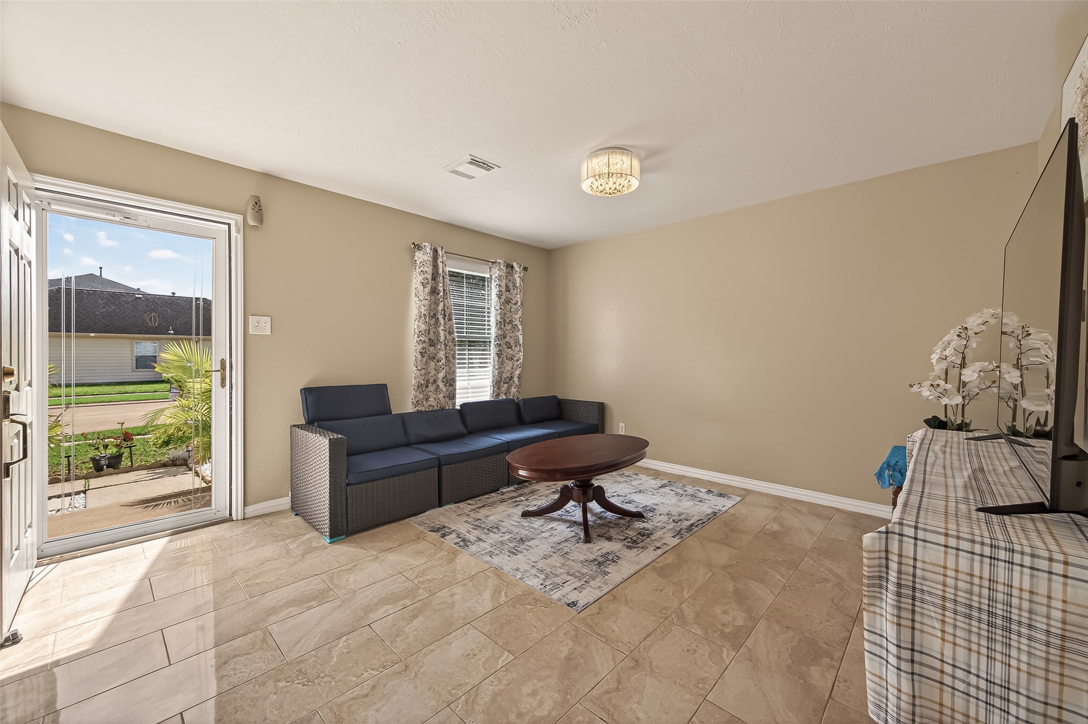8907 Rainesville Lane Property Photo 4