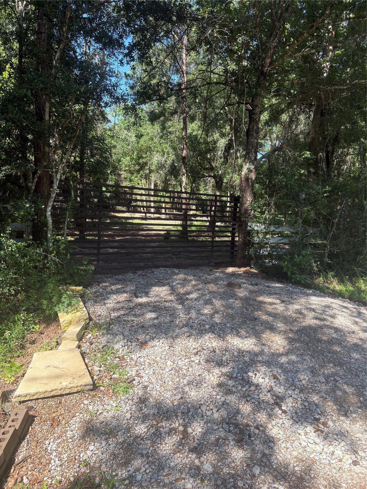 25111 N Clear Creek Road Property Photo 1