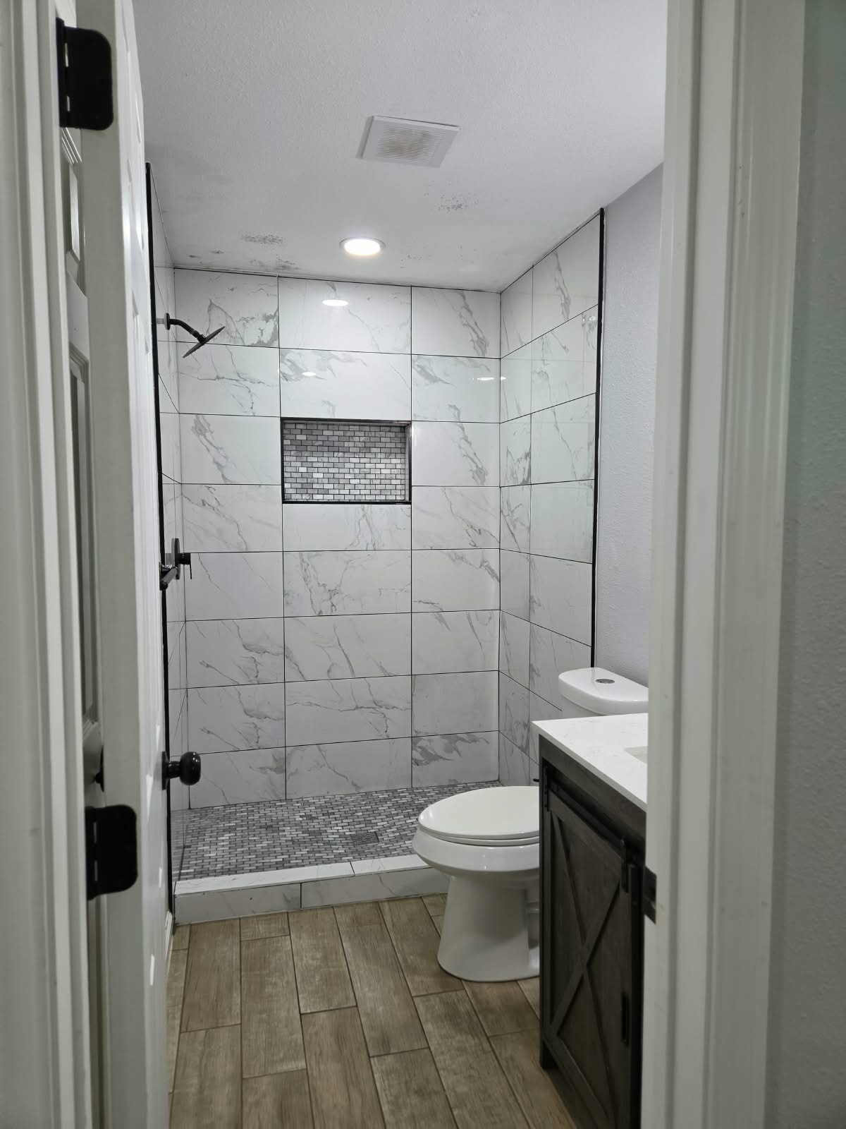 8226 Darlington Dr Drive B Property Photo 5
