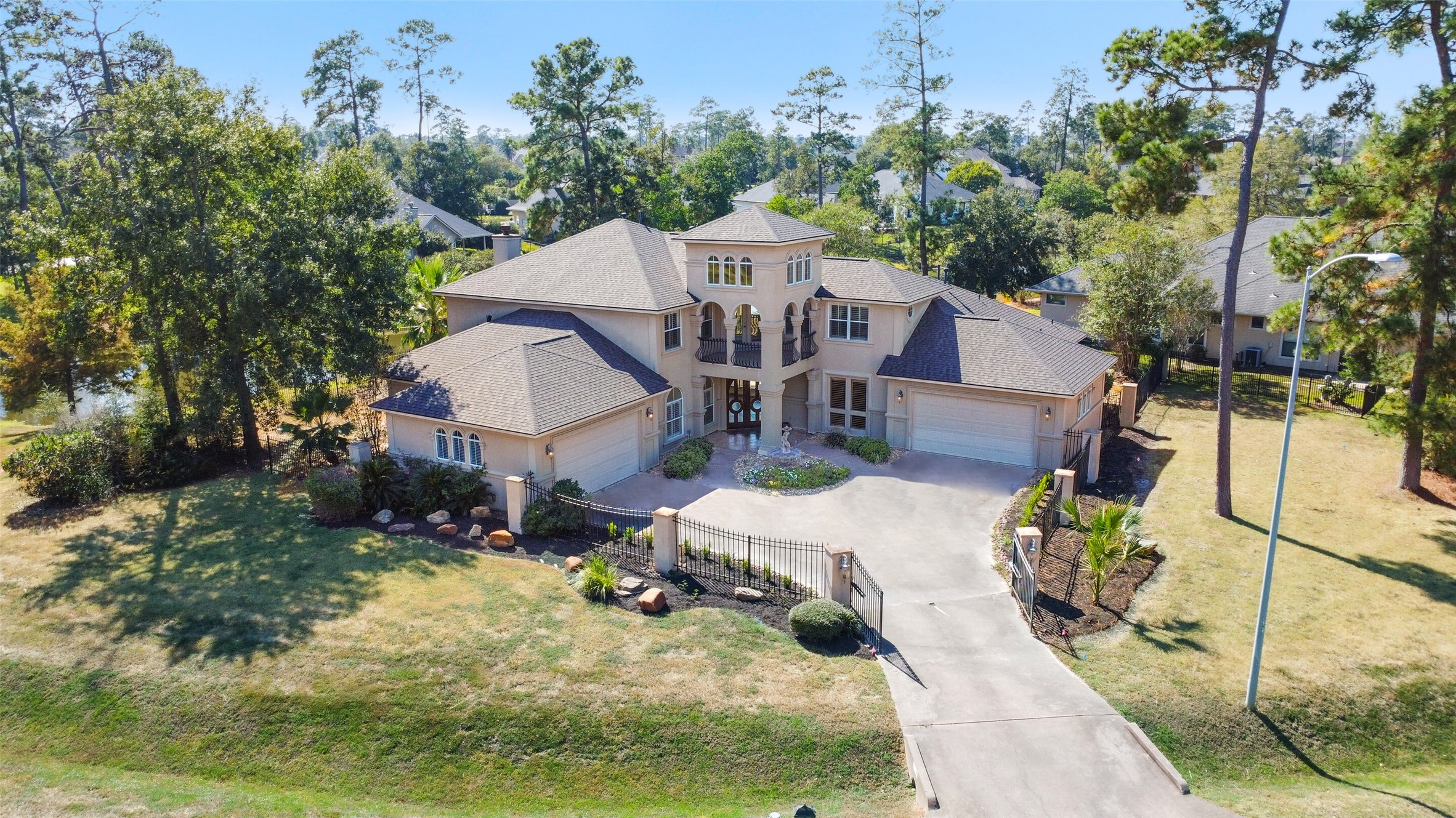 8114 Hideaway Lake Circle Property Photo 1