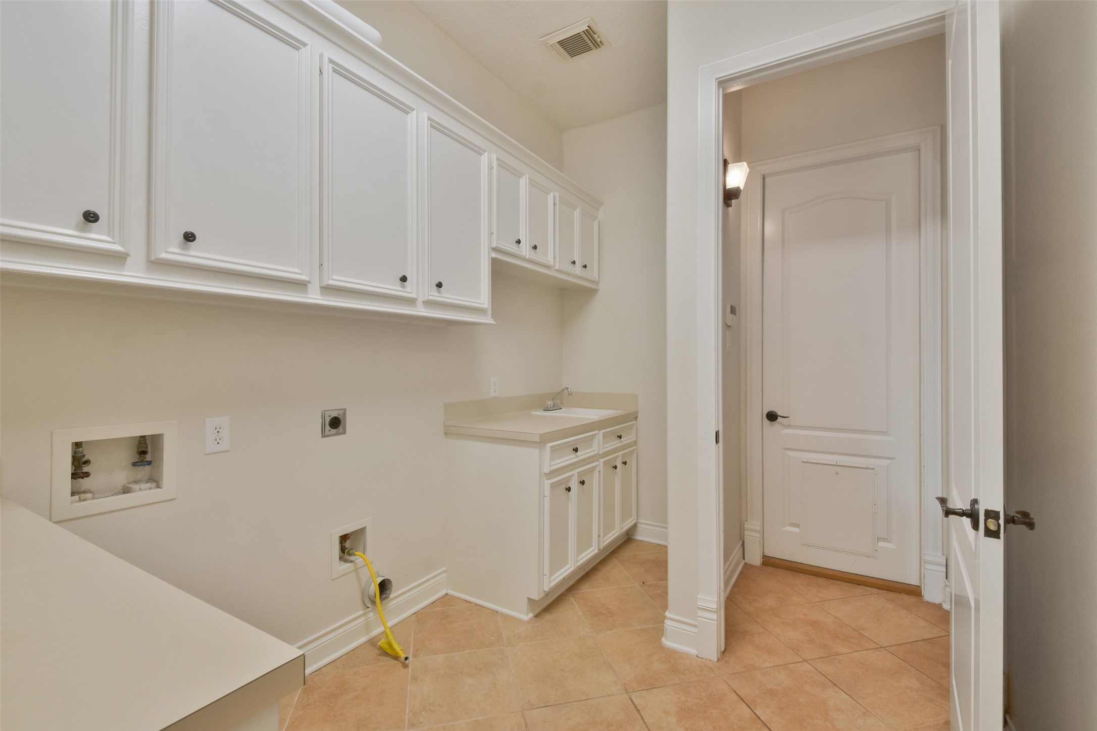 8114 Hideaway Lake Circle Property Photo 38