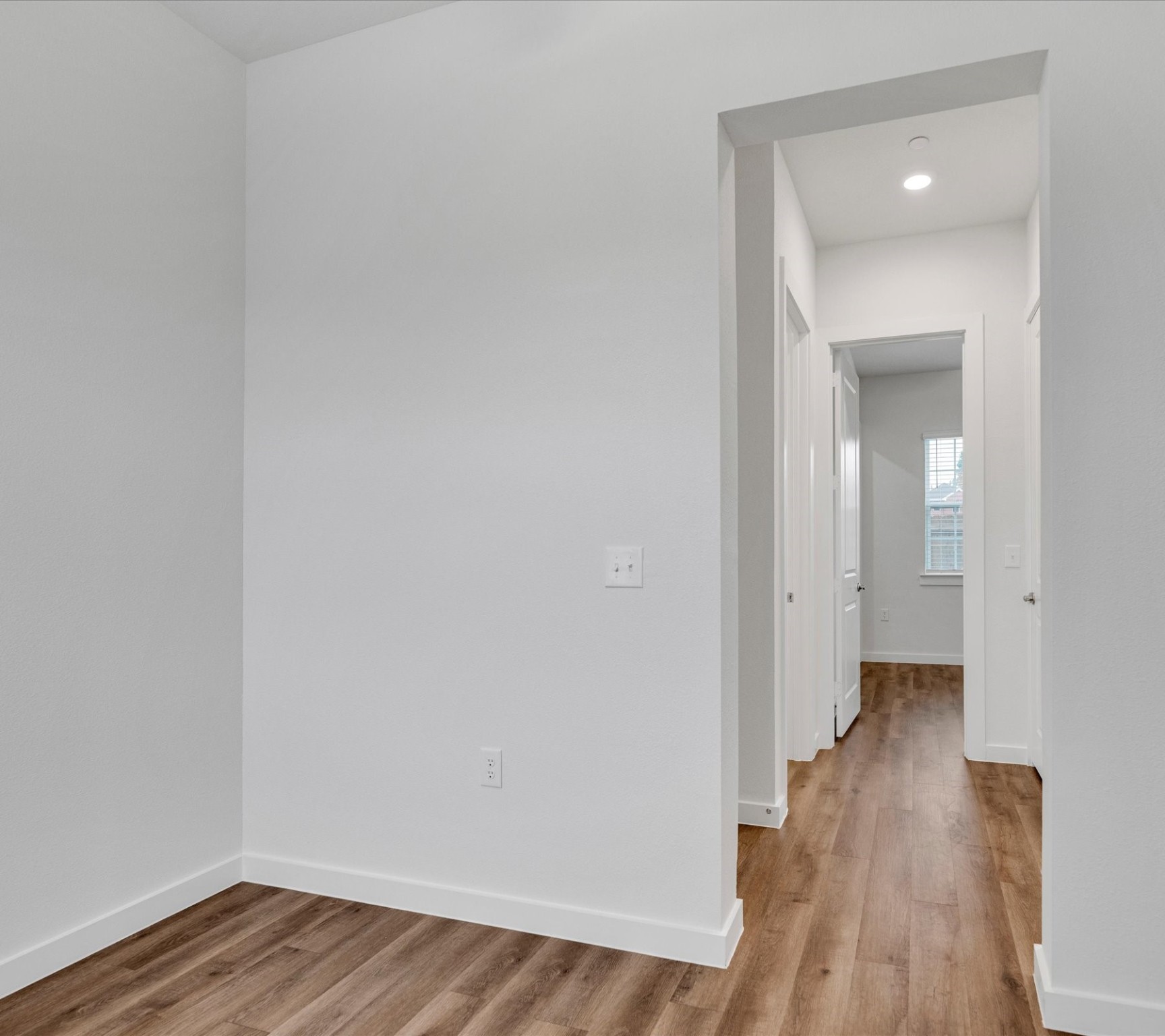 2709-813 Rockhill Road Property Photo 12