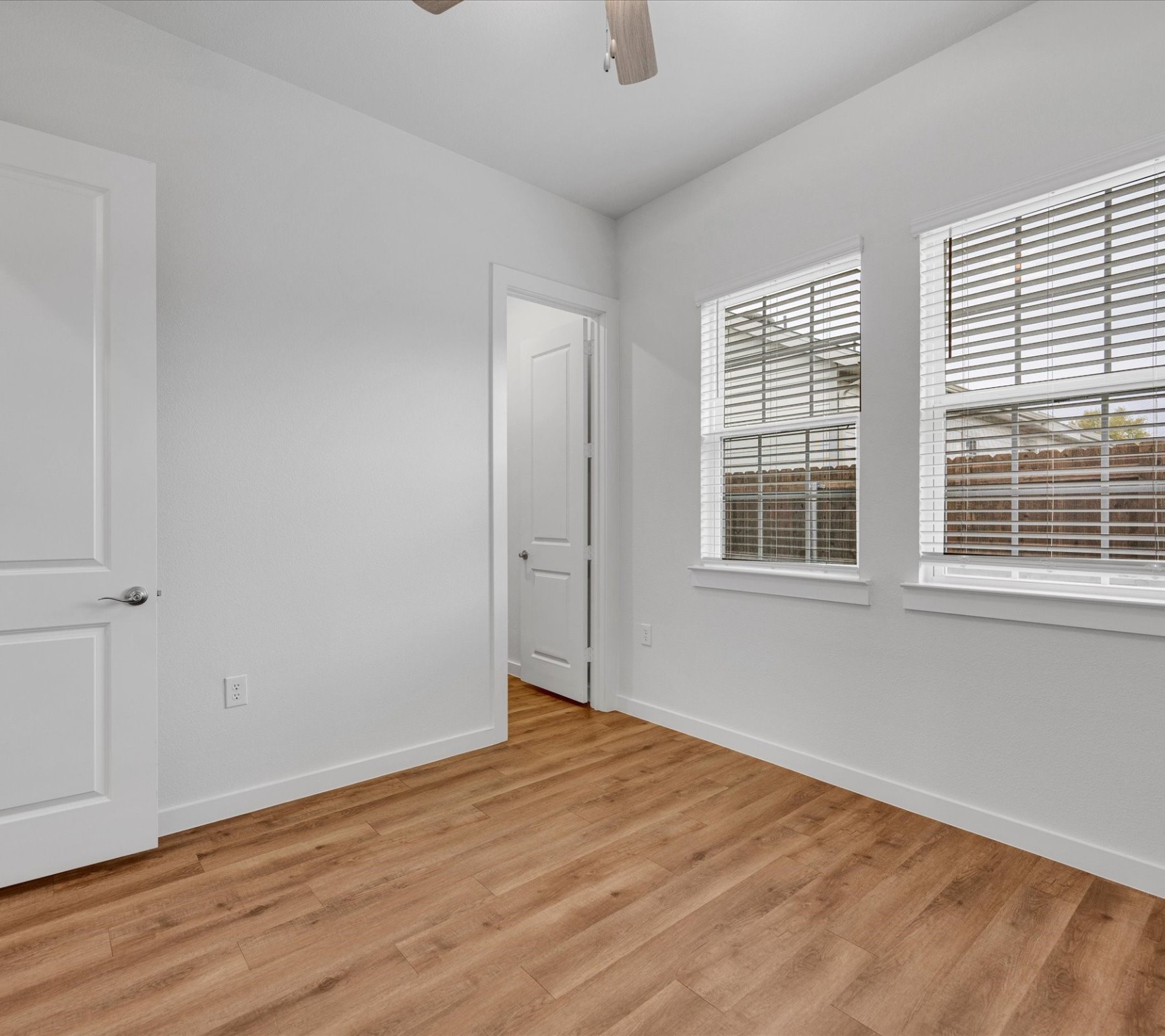 2709-813 Rockhill Road Property Photo 14