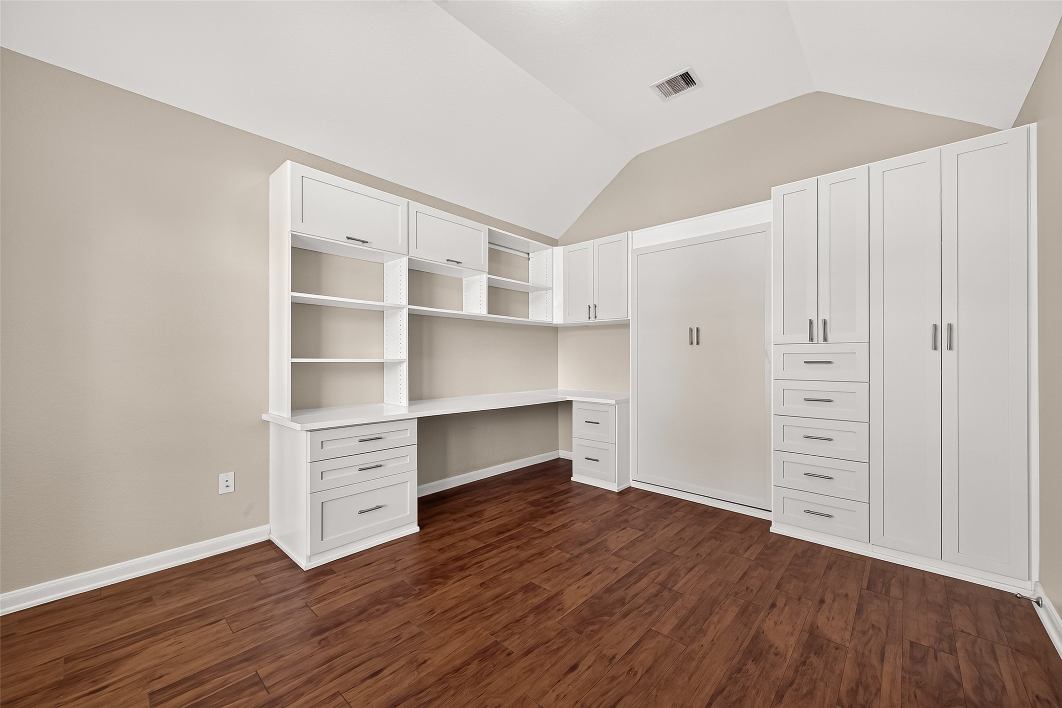 6138 Wickshire Drive Property Photo 13