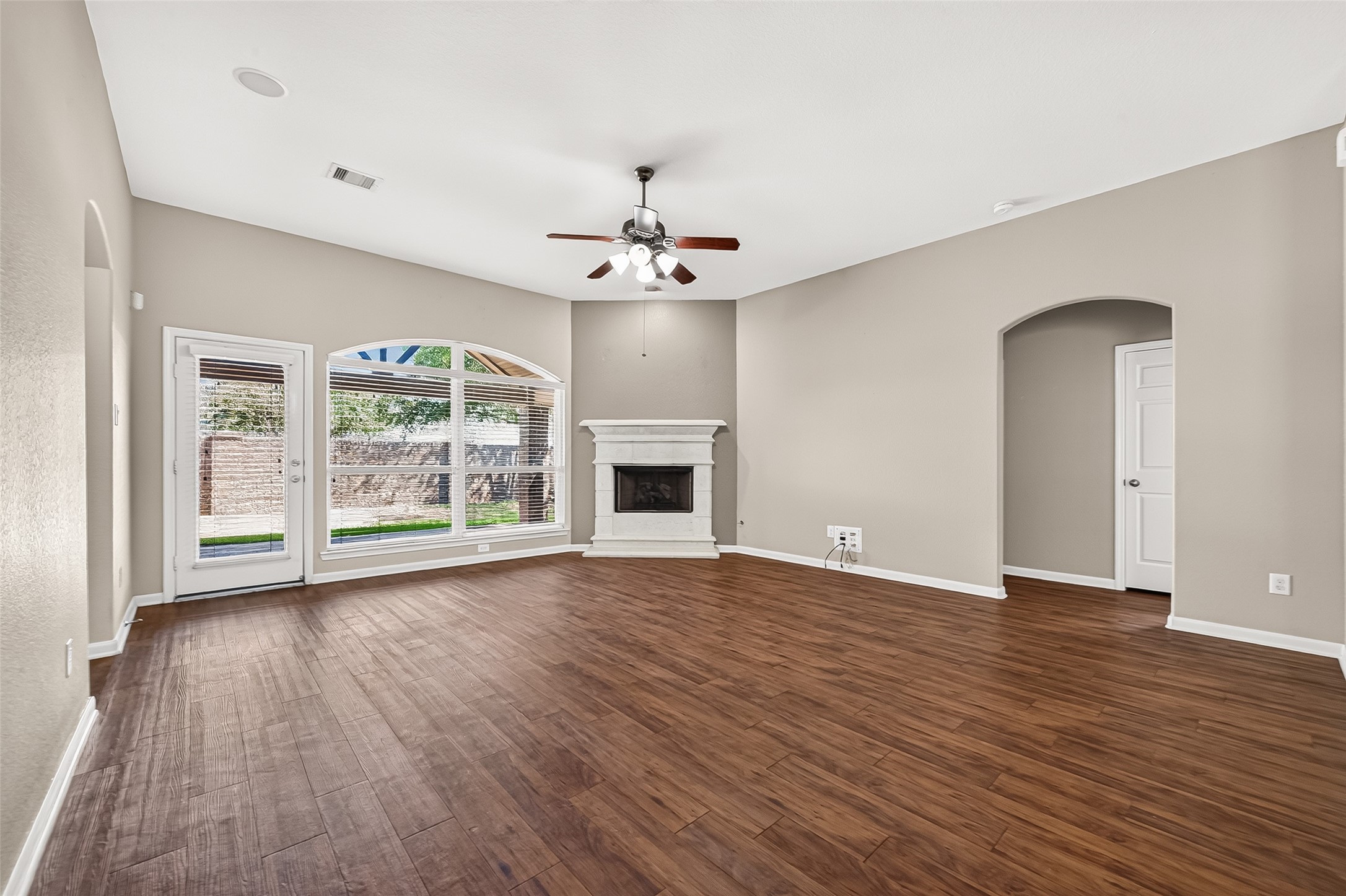 6138 Wickshire Drive Property Photo 15