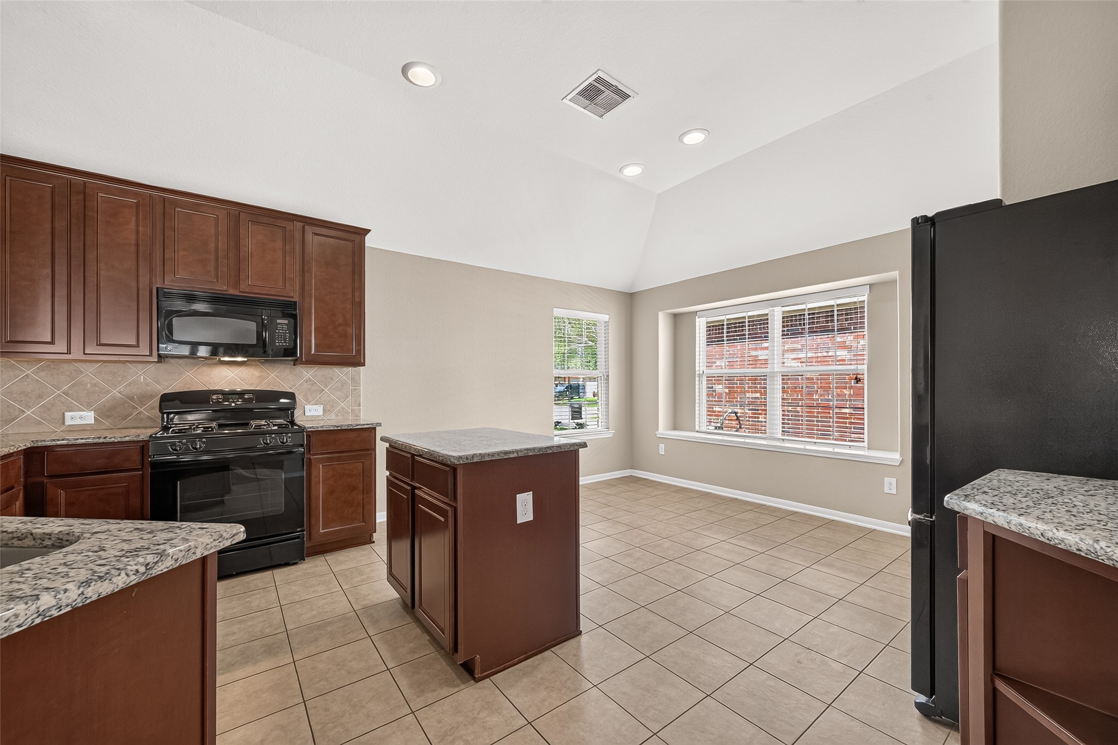 6138 Wickshire Drive Property Photo 20