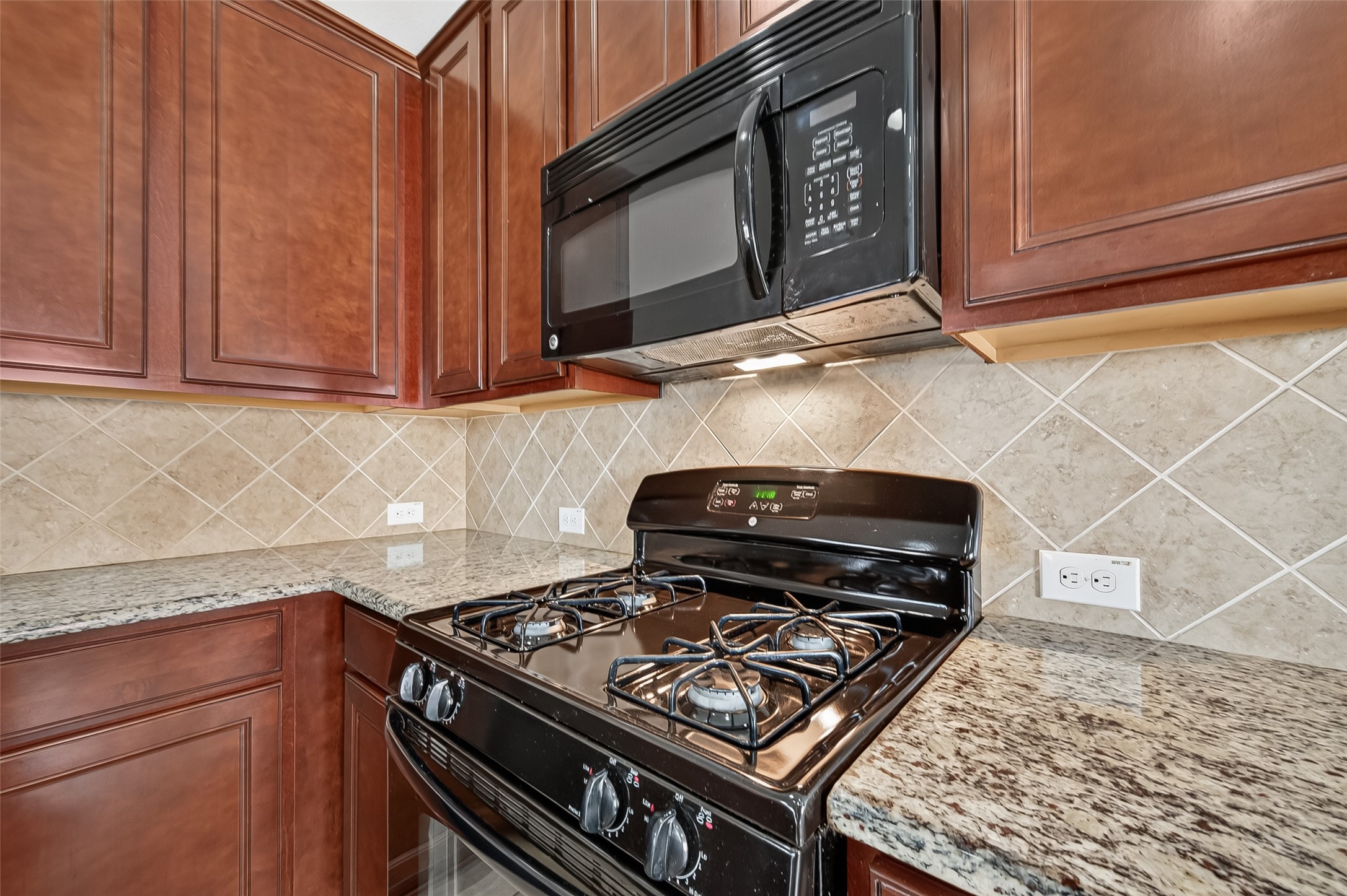 6138 Wickshire Drive Property Photo 22