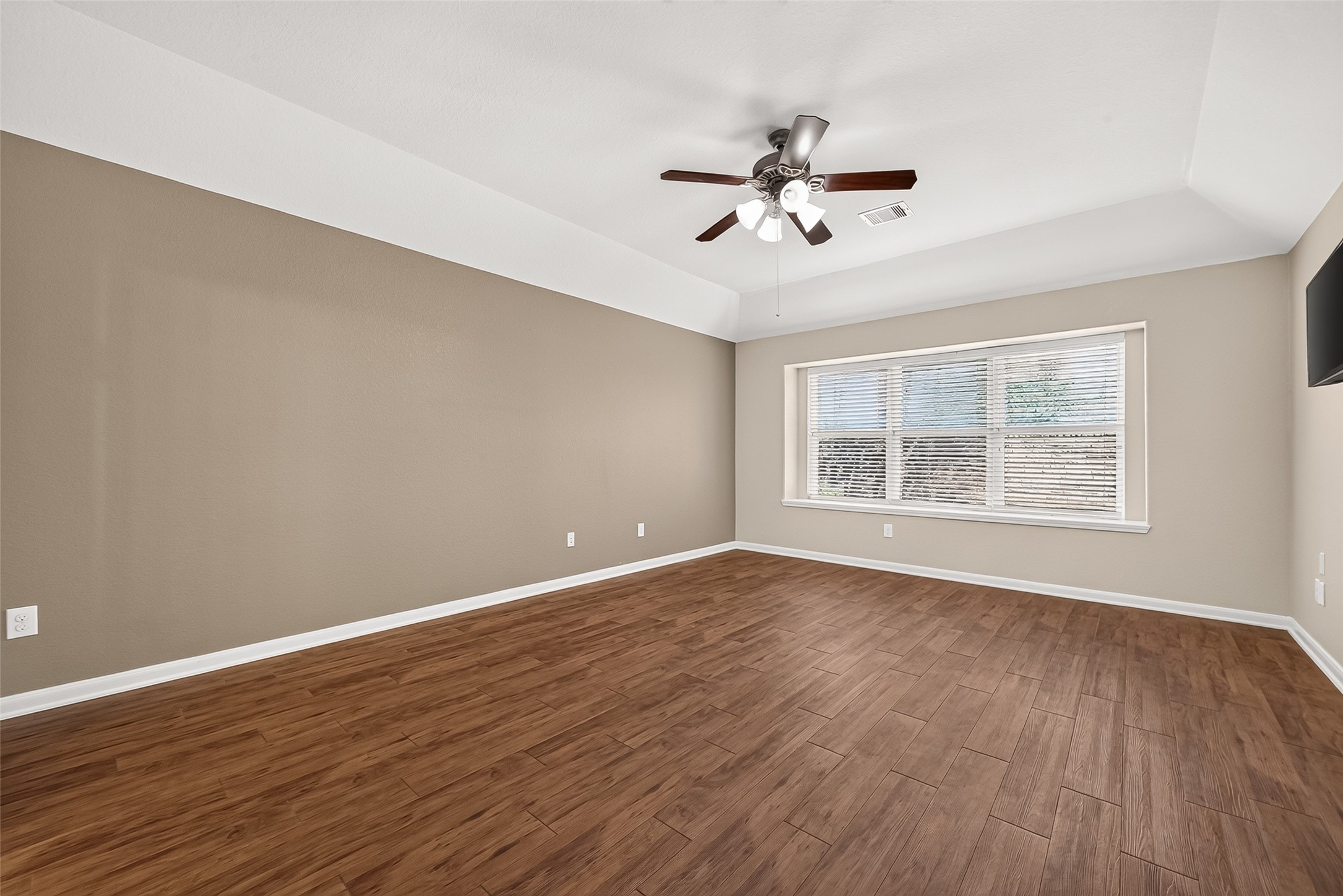 6138 Wickshire Drive Property Photo 37