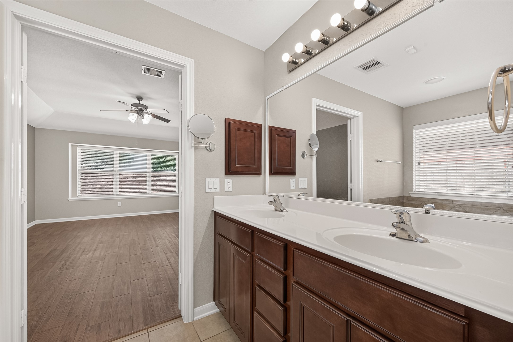 6138 Wickshire Drive Property Photo 43