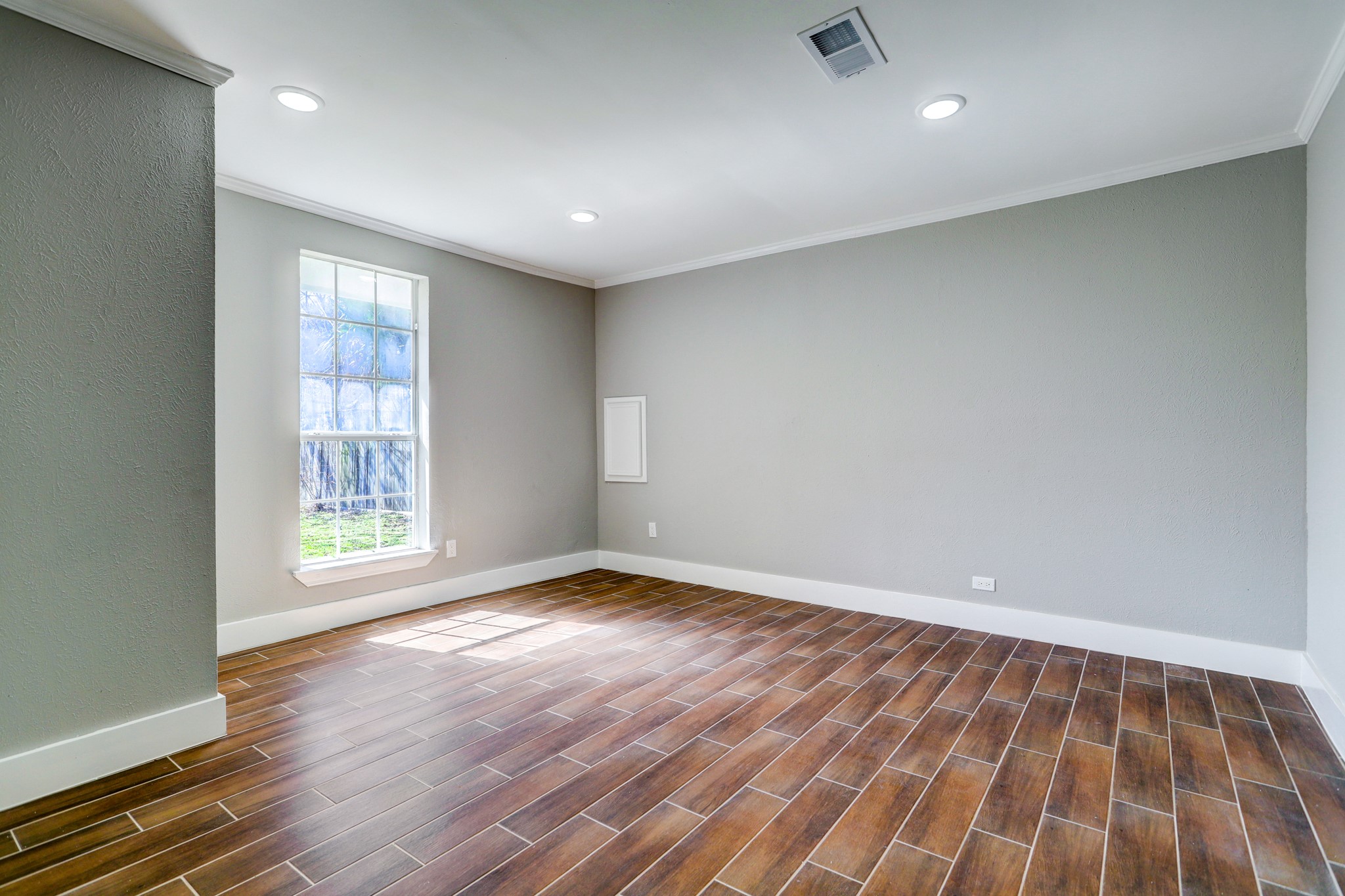4001 Woodshire Street Property Photo 6