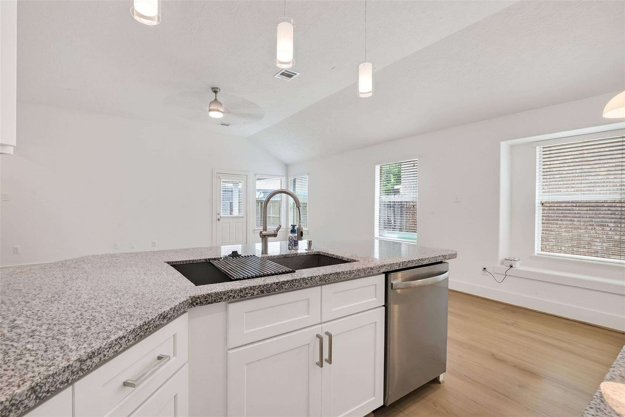 1834 Kessler Park Court, Houston Tx 77047 Property Photo 12