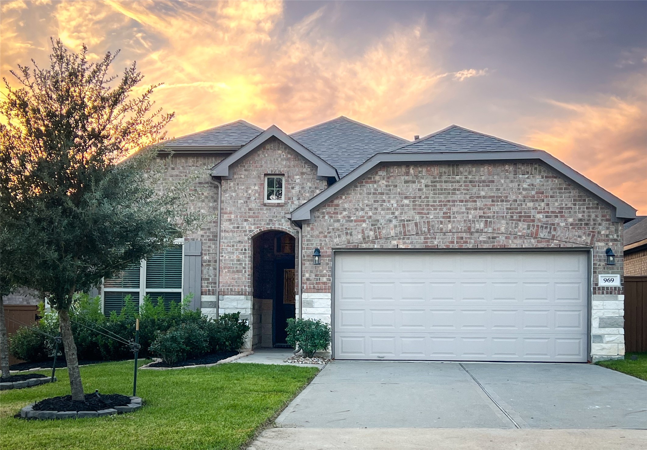 969 Golden Willow Lane Property Photo 1
