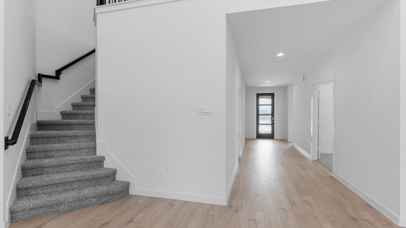 2707 Red Rosehip Drive Property Photo 18
