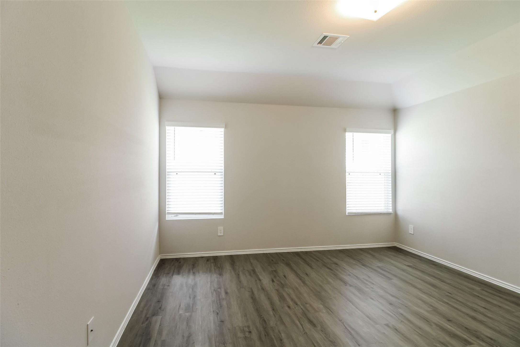 2409 Carp Drive Property Photo 5