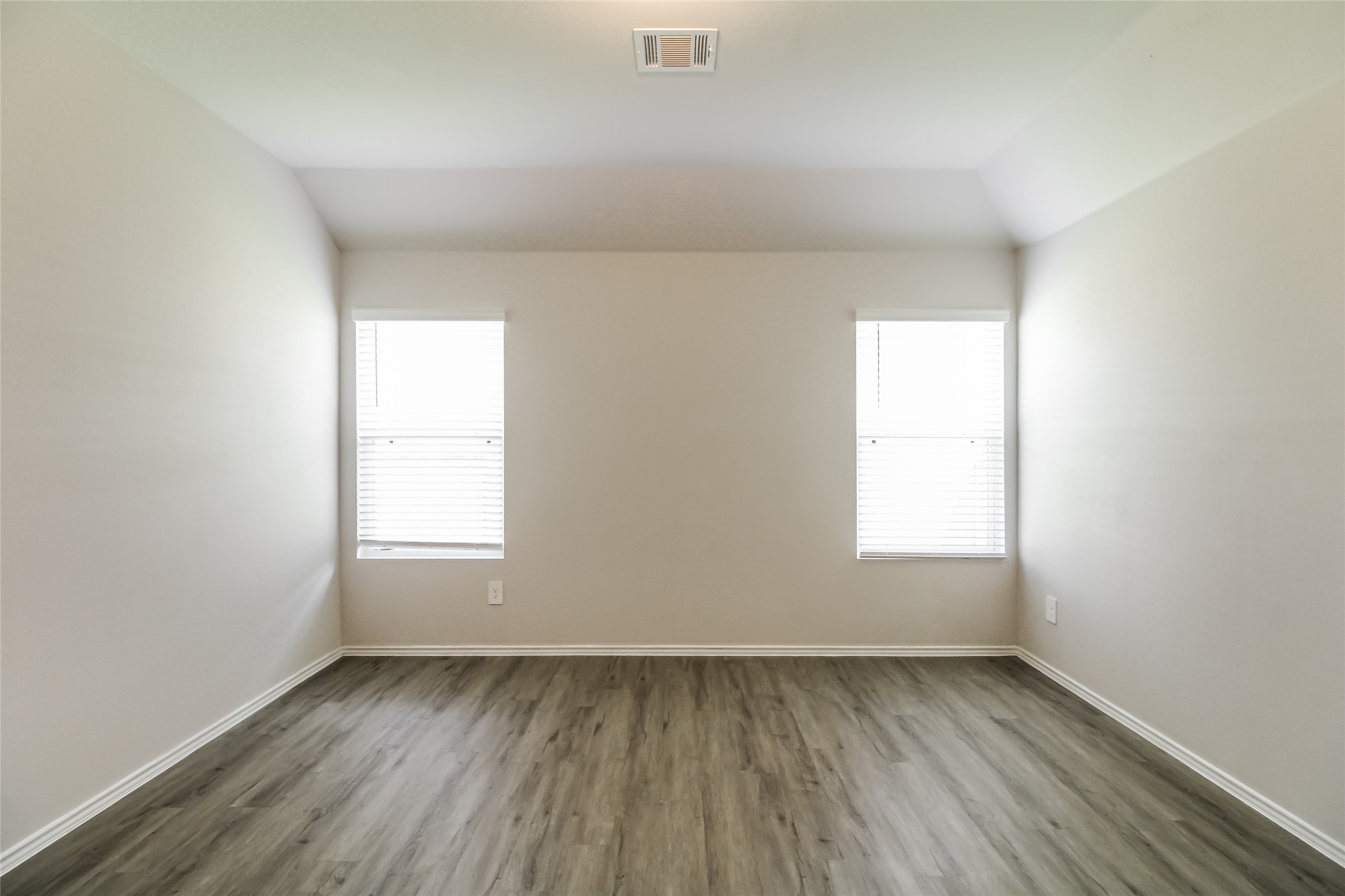 2409 Carp Drive Property Photo 6