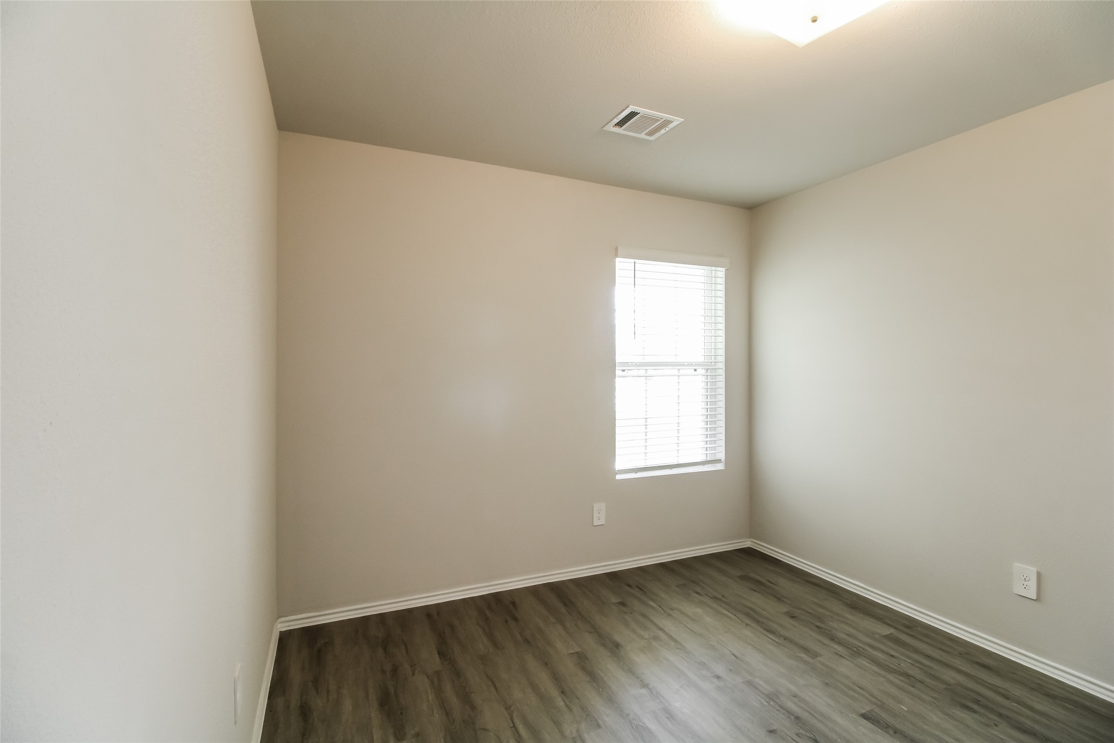 2409 Carp Drive Property Photo 9