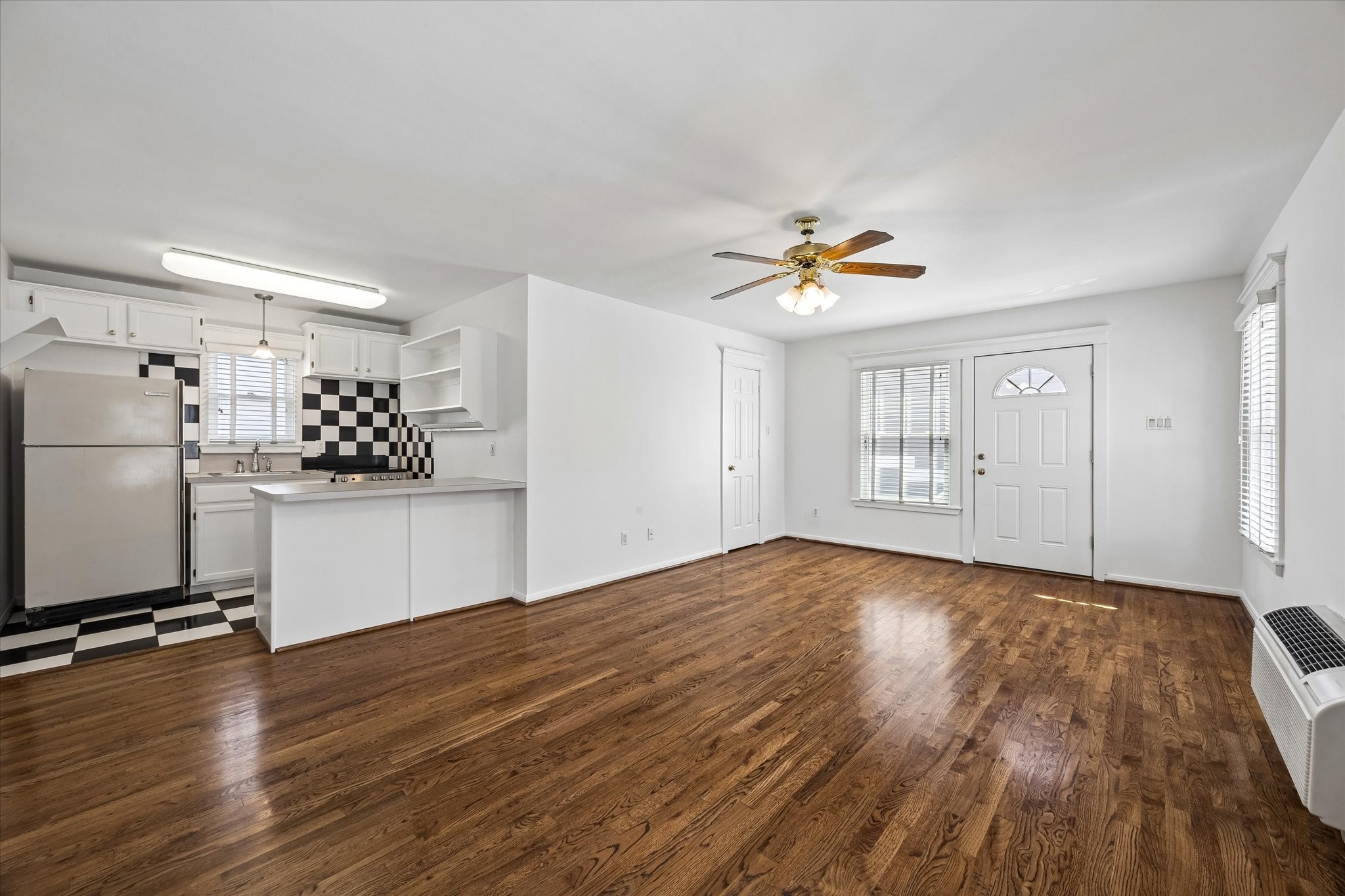 1807 Oxford Street 1/2 Property Photo 1