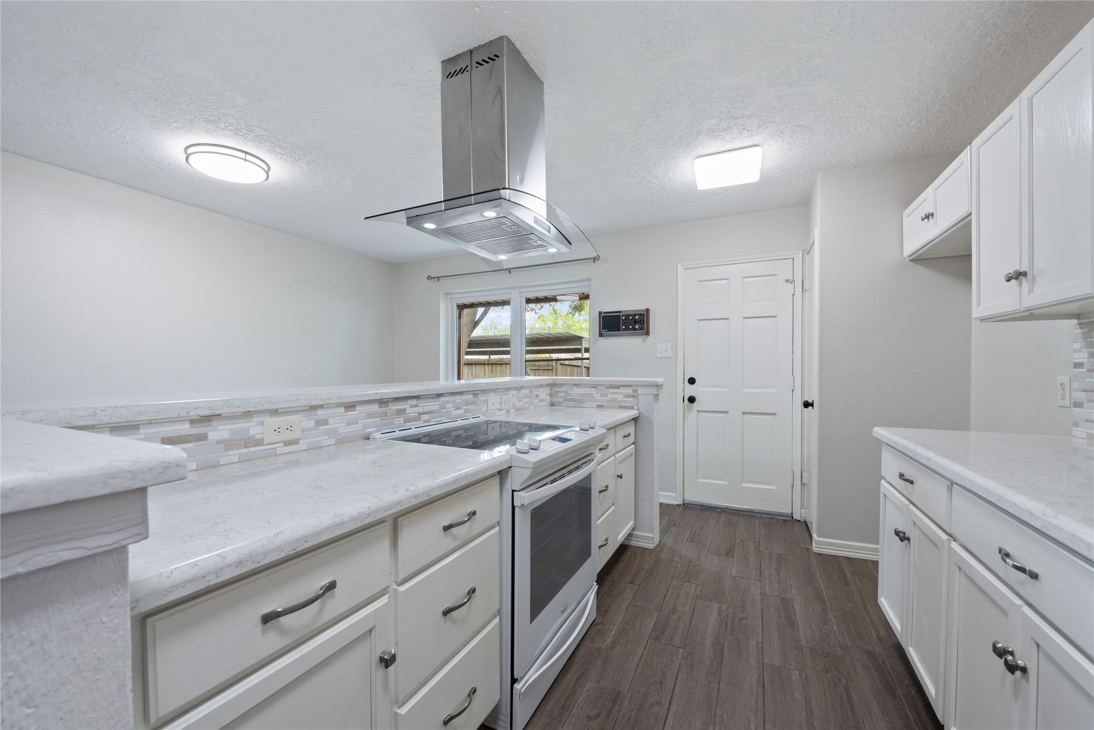 11805 Southlake Drive Property Photo 6