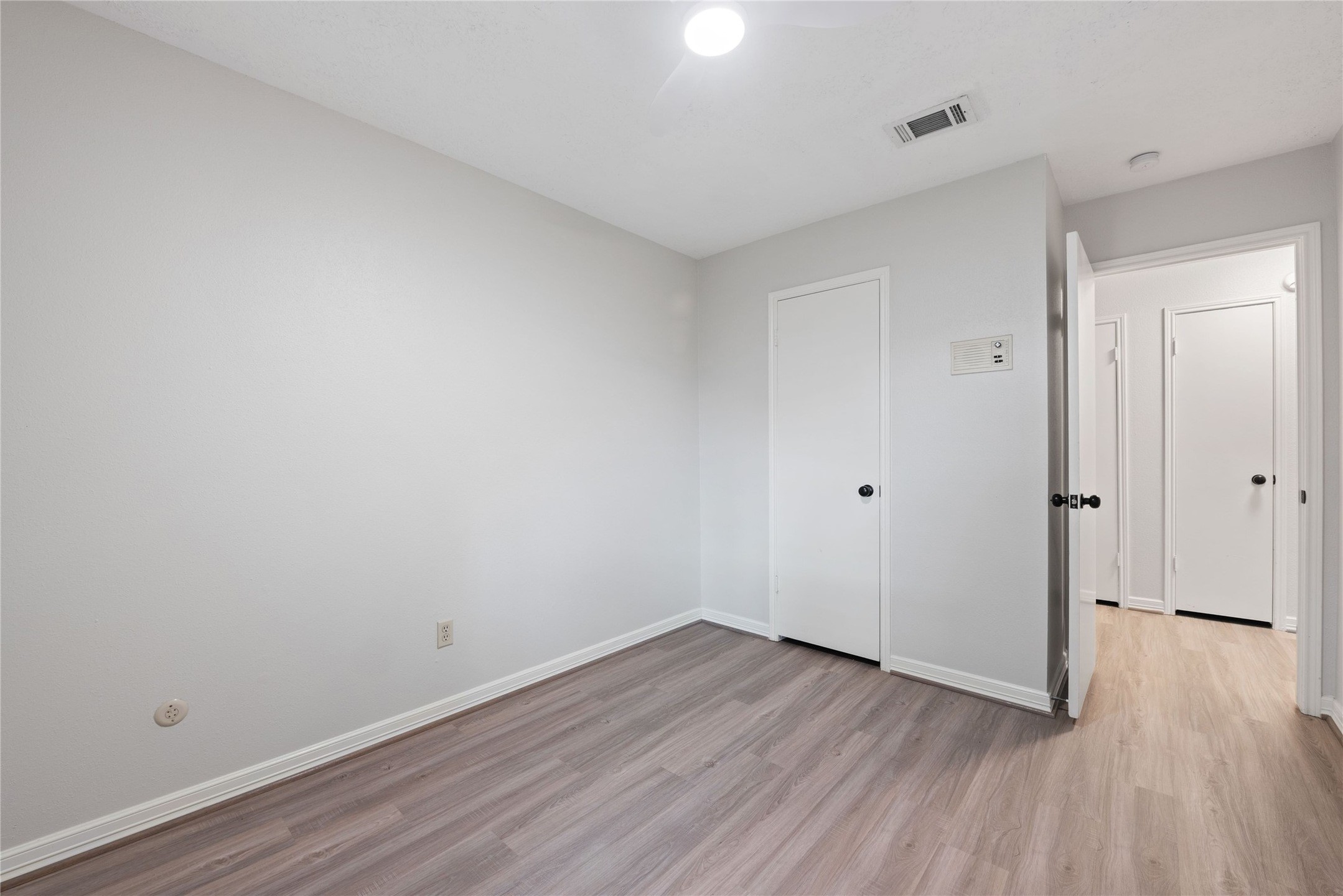 11805 Southlake Drive Property Photo 9