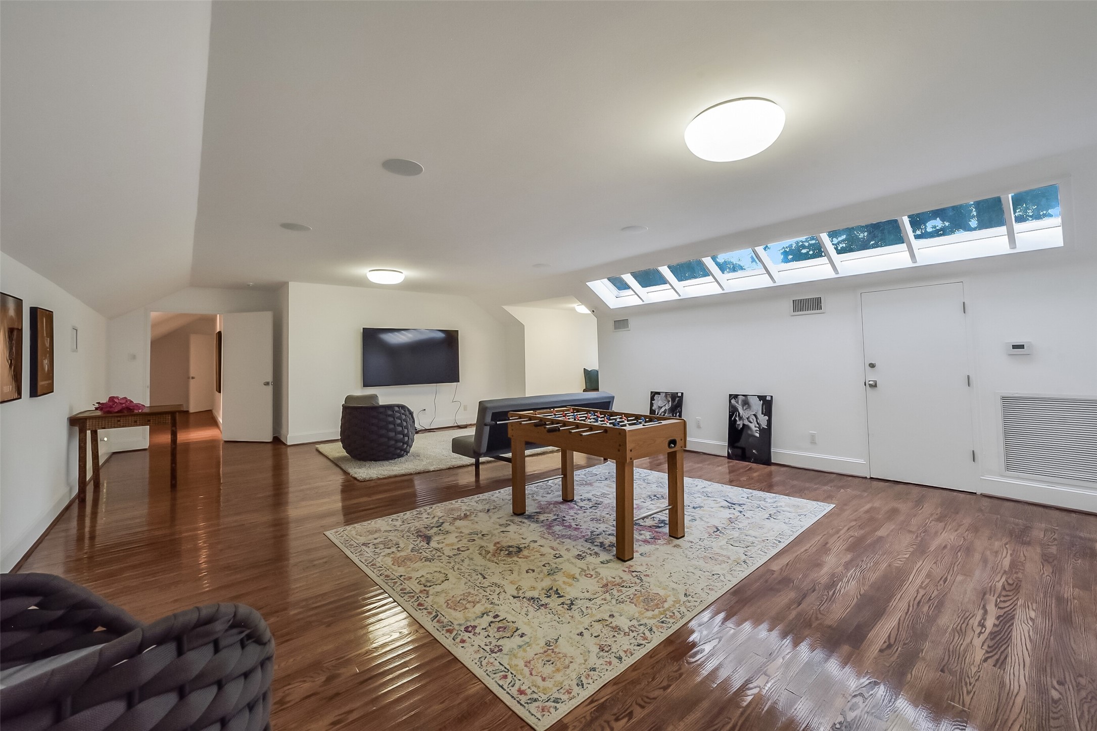 210 Pine Hollow Lane Property Photo 14