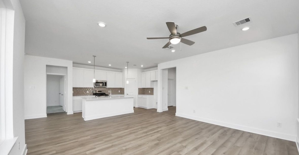 14438 Trumpet Lane Property Photo 4