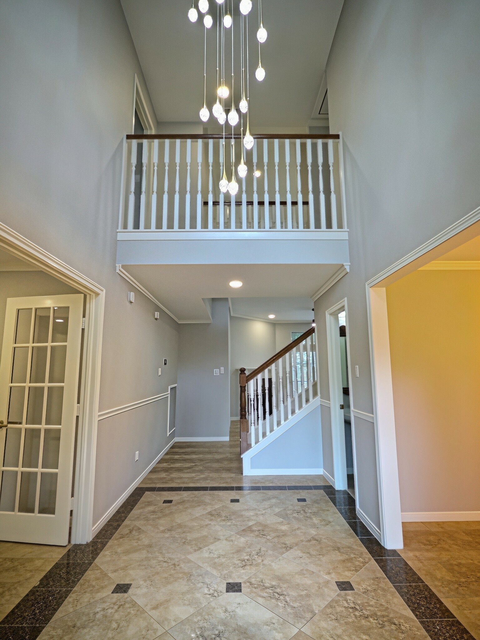 305 Oak Creek Court Property Photo 3