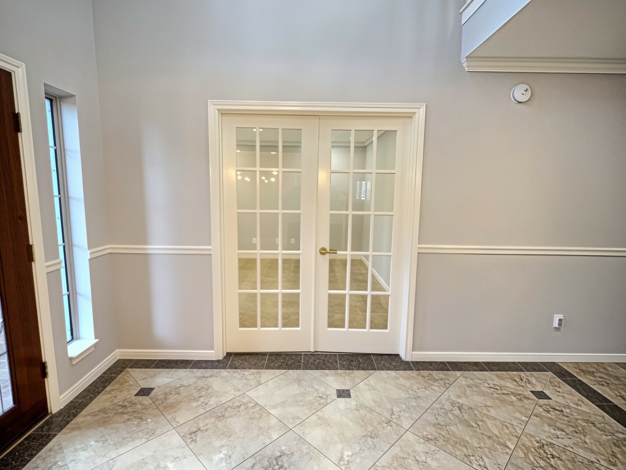 305 Oak Creek Court Property Photo 5