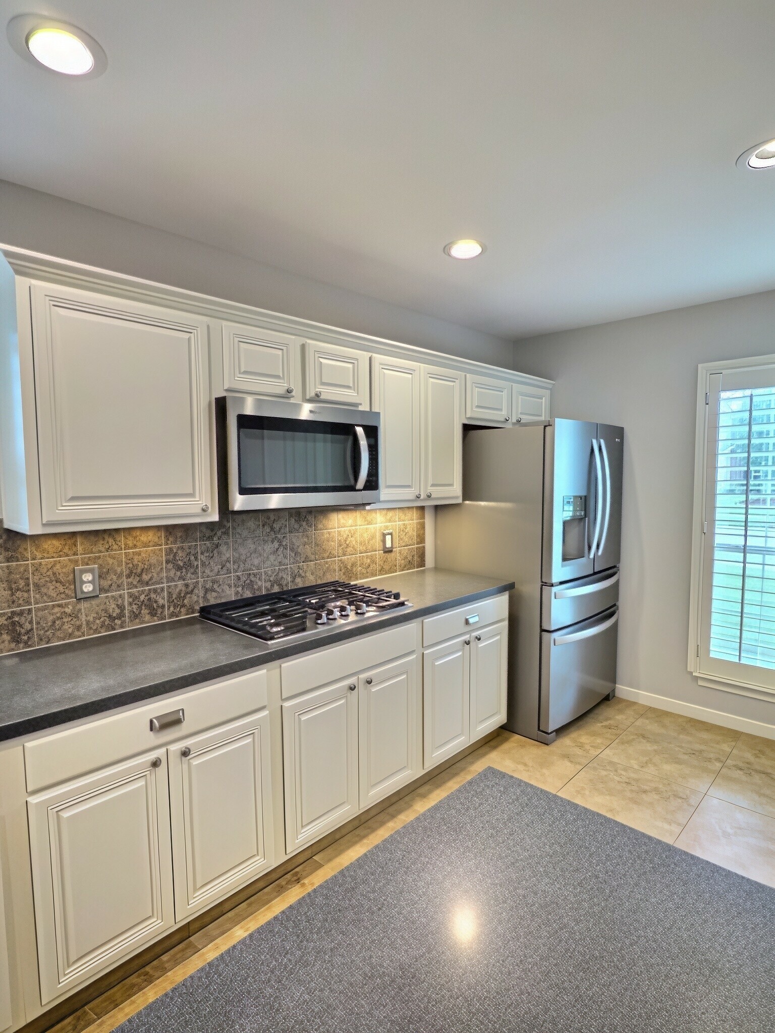 305 Oak Creek Court Property Photo 9