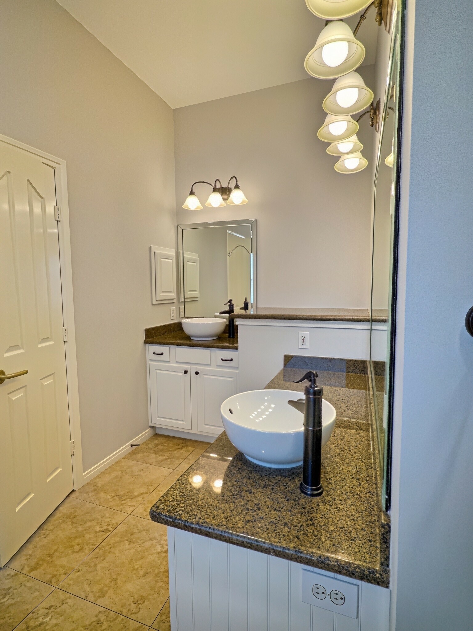 305 Oak Creek Court Property Photo 16