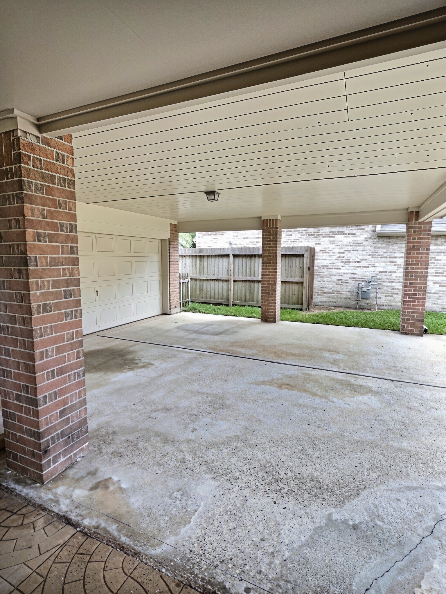 305 Oak Creek Court Property Photo 25