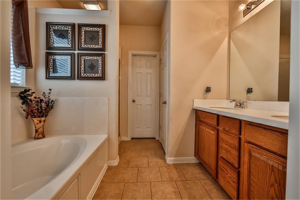 4502 Aspen Leaf Lane Property Photo 8